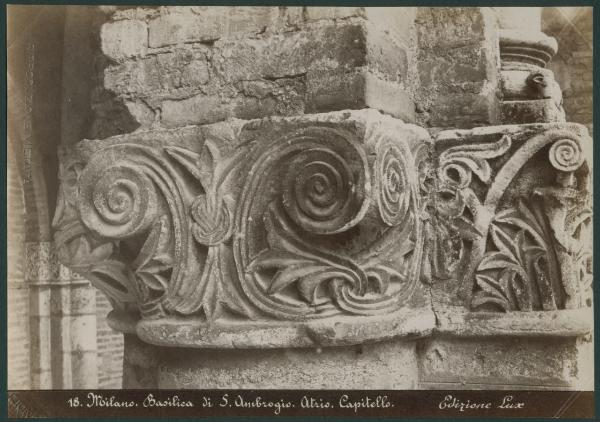 Scultura - Capitello romanico - Decorazioni fitomorfe - Milano - Basilica di Sant'Ambrogio - Atrio