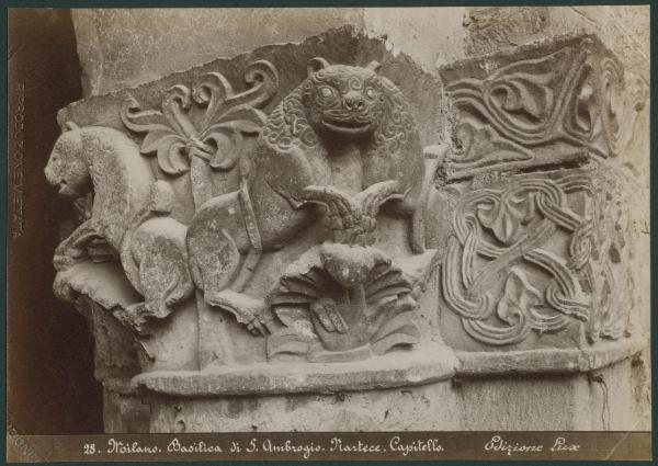 Scultura - Capitello romanico - Leoni, albero della vita e decorazioni fitomorfe - Milano - Basilica di Sant'Ambrogio - Nartece