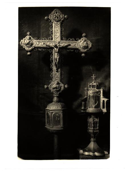 S. Colombano al Lambro - Prepositurale - Croce professionale ed ostensorio gotici