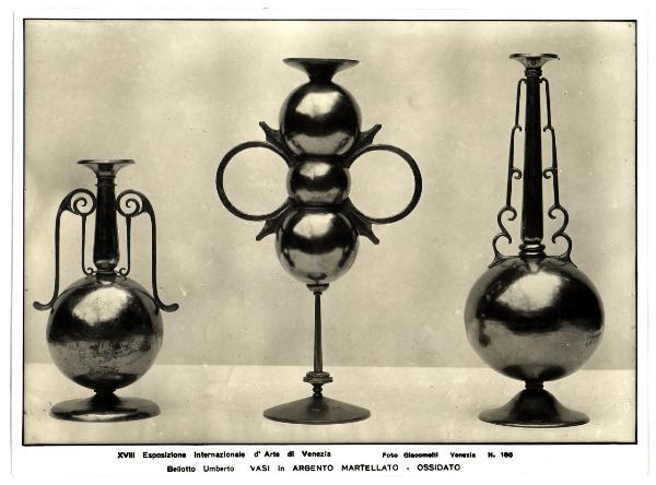 Venezia - XVIII Esposizione Internazionale d'Arte - U. Bellotto, Vasi in argento martellato ossidato