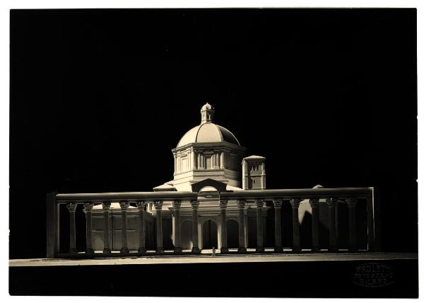 Milano - Basilica di S. Lorenzo Maggiore - Modellino, ripresa frontale dalle colonne