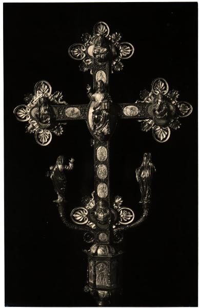 Vigevano - Duomo - Croce astile dorata, oreficeria sacra (sec - XVI)