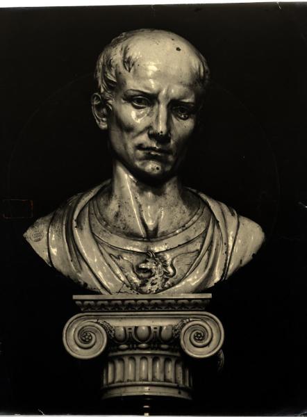 Luca Della Robbia, medaglione in maiolica raffigurante Giovanni Francesco Gonzaga di Mantova