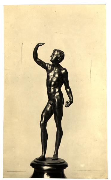 Vienna - Kunsthistoriches Museum - Maestro fiorentino del XVI secolo, giovinetto, statuetta in bronzo