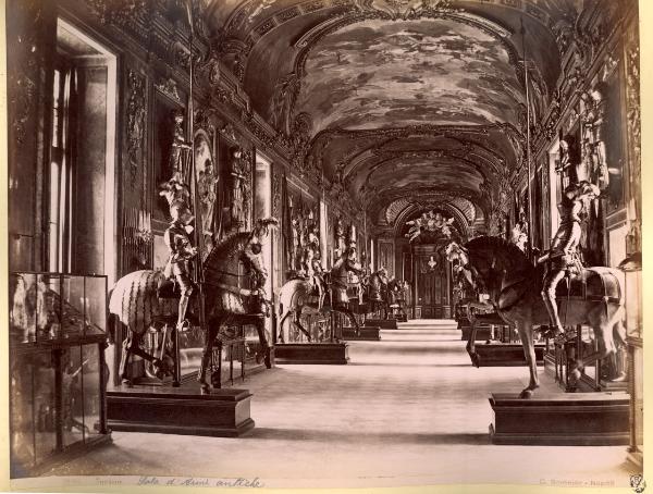 Torino - Armeria Reale (?) - Sala delle armi antiche