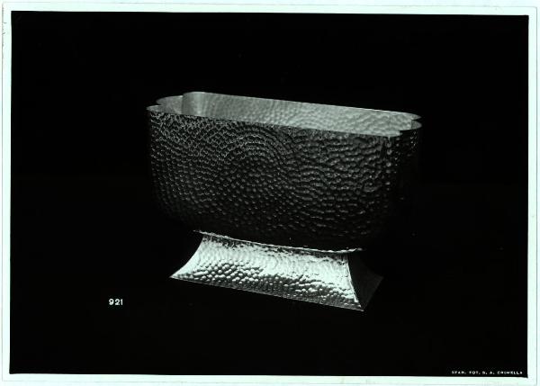 Milano - VI Triennale d'Arte - E.N.A.P.I., porta sigarette in argento, eseguito da Di Giovanni