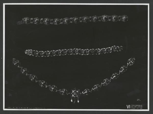 Milano - VI Triennale d'Arte - Sala dell'Oreficeria Antica, collana e bracciali rinascimentali