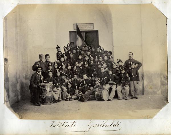 Ritratto di gruppo - Allievi dell'Istituto Garibaldi