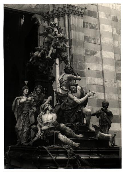 Sestri Ponente - Oratorio di Morte e Orazione. Marcantonio Poggio, Decollazione di S. Giovanni Battista, cassa processionale, scultura lignea policroma (XVII sec.).