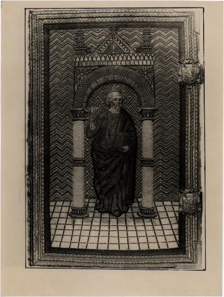 Vigevano - Museo del Tesoro del Duomo. Coperta di messale ricamata con figura di San Pietro sotto una edicola e contrograffe e cantonali in metallo, verso.