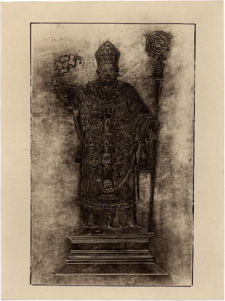 Vigevano - Duomo. S. Ambrogio, coperta di Evangeliario in argento.