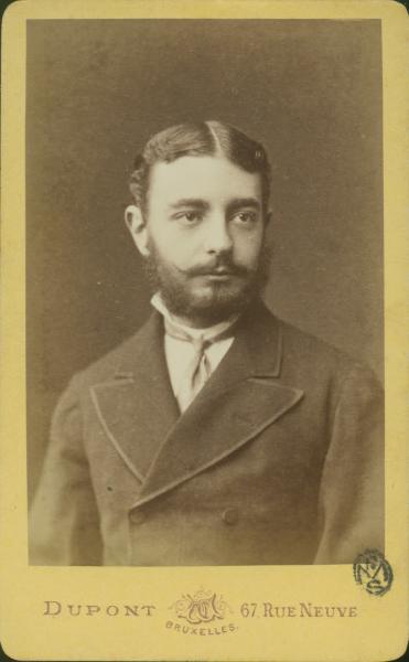 Ritratto maschile - Uomo con barba e baffi