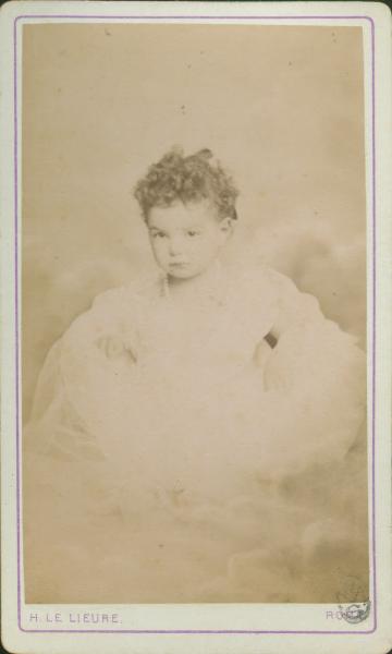 Ritratto infantile - Bambina con filo di perle