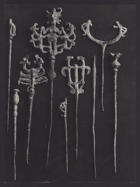Berlino - Raccolta Schmidt Pisarro. Spilloni decorati antichi, arte peruviana, metallo.