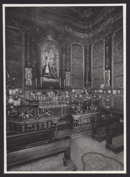MIlano - Chiesa di S. Bernardino alle Ossa. Cappella Ossario, veduta dell'interno.