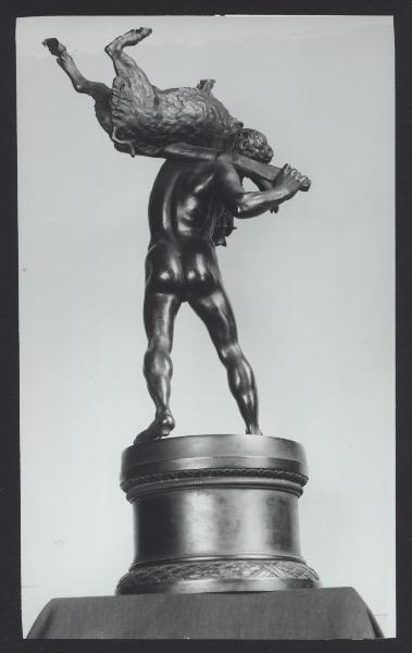 Milano - Castello Sforzesco. Civiche Raccolte d'Arte Applicata, Giambologna, Ercole e il cinghiale, statuetta in bronzo.