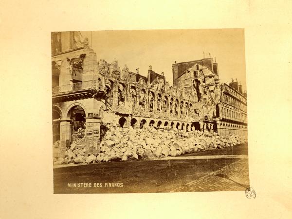 Parigi - Ministero delle Finanze (ora trasferito) - Rovine dopo gli incendi del 1871