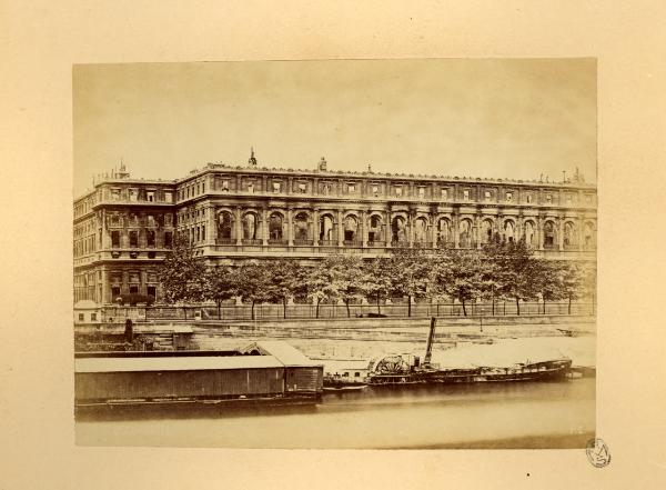 Parigi - Palazzo lungo Senna - Rovine dopo gli incendi del 1871