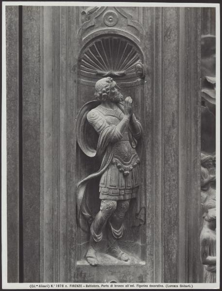 Firenze - Battistero. Porta a est (del Paradiso), Lorenzo Ghiberti, figura biblica entro una nicchia, particolare della cornice, scultura in bronzo.
