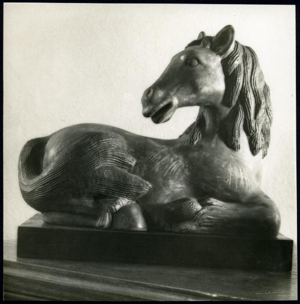 Milano - VI Triennale d'Arte. Cavallo, piccola scultura in ceramica.
