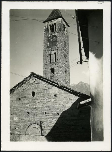 Villadossola - Chiesa di S. Bartolomeo. Veduta della facciata col campanile, particolare.
