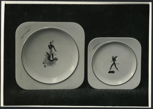 Milano - VI Triennale d'Arte. Due piatti in ceramica con decoro centrale della Società Ceramica Italiana Laveno.