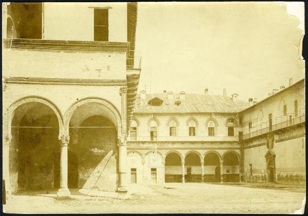 Milano - Castello Sforzesco. Veduta della Corte Ducale prima dei lavori di restauro.