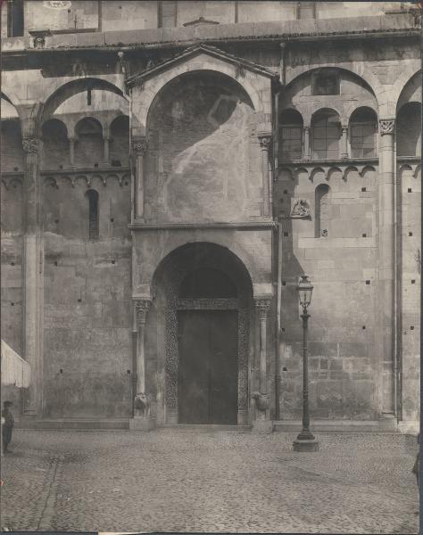 Modena - Duomo - Fianco meridionale - Porta dei Principi