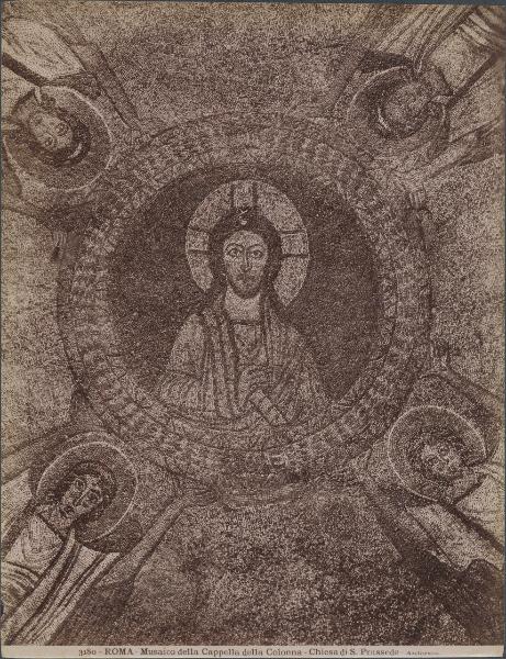 Decorazione musiva - Cristo Salvatore entro un medaglione sorretto da quattro angeli - Roma - Chiesa di S. Prassede - Cappella di S. Zenone - Volta
