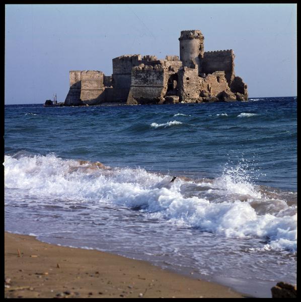 Calabria - Isola di Capo Rizzuto - Punta delle Castella, o Le Castella - Fortezza Aragonese - Mare - Spiaggia