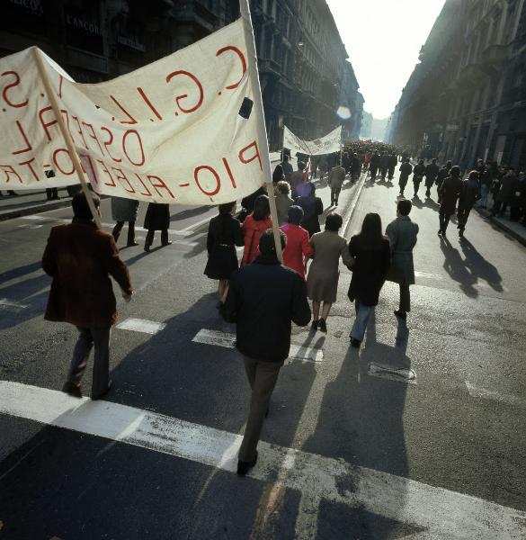 Milano - Via Dante - Manifestazione - Sciopero dei lavoratori - Corteo