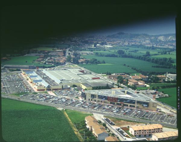 Molinetto di Mazzano. Centro Commerciale SMA - Città mercato. Veduta aerea.