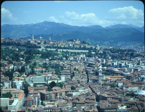 Bergamo. Veduta panoramica. Veduta aerea.