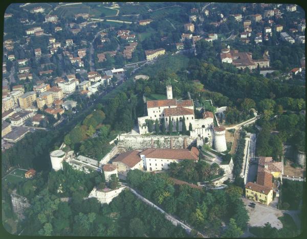 Brescia. Colle Cidneo. Castello di Brescia. Veduta aerea