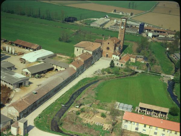 Villanova del Sillaro. Abbazia Olivetana dei SS. Michele e Niccolò. Veduta aerea.