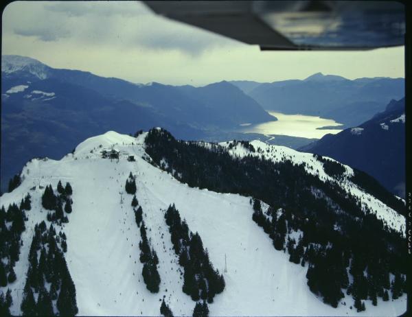 Val Seriana. Monte Pora. Piste da sci. Veduta aerea.