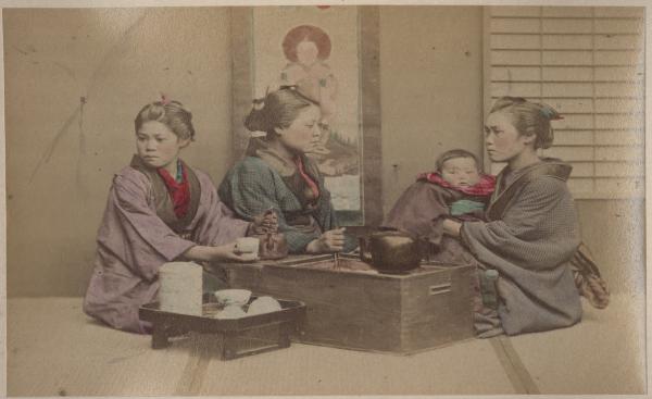 Giappone - Scena di genere giapponese - Donne in interno tradizionale durante il pranzo - "Bijin" - "Nichijou seikatsu"