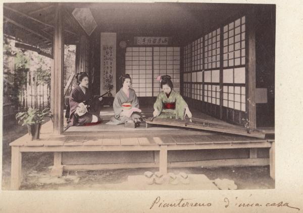 Giappone - Scena di genere giapponese - Donne che suonano strumenti tradizionali - Koto - Shamisen - "Nichijou seikatsu" - "Bijin"