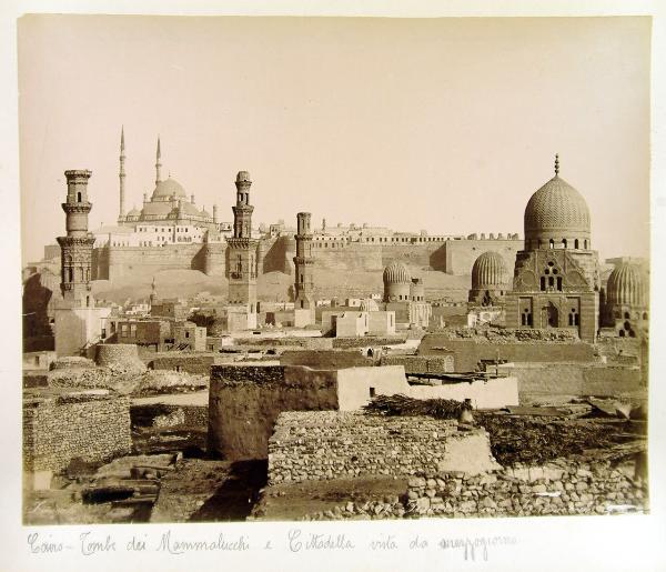 Egitto - Il Cairo - Città dei Morti - Cimitero arabo - Tombe della dinastia dei Mamelucchi (note come tombe dei Califfi) - Cittadella (El Qala) - Panorama