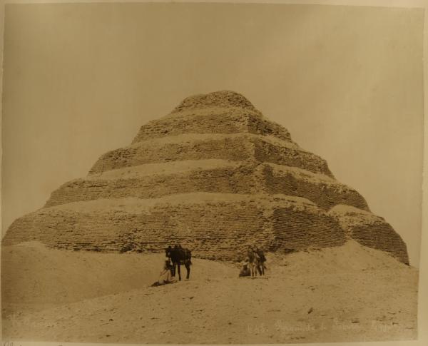 Egitto - Il Cairo dintorni - Piana di Giza - Saqqara - Piramide a gradoni detta di Djoser