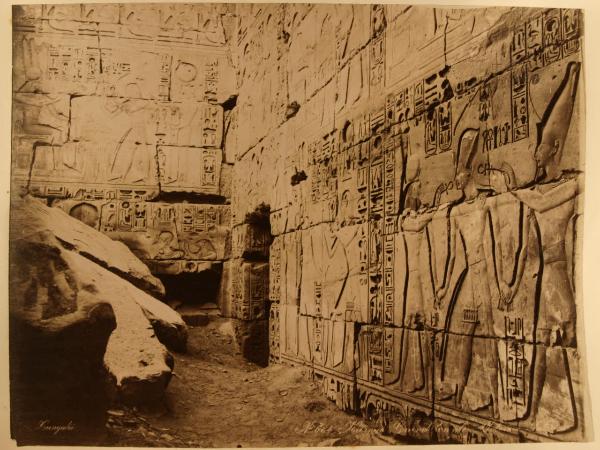 Egitto - Luxor dintorni - El-Karnak - Tempio di Karnak - Tempio di Montu - Interno - Muro istoriato
