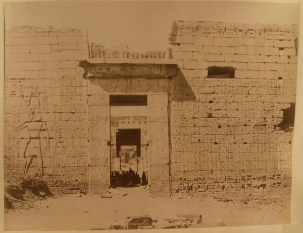 Egitto - Luxor - Medinet Habu - Complesso di Ramses III - Cinta muraria - Muro istoriato