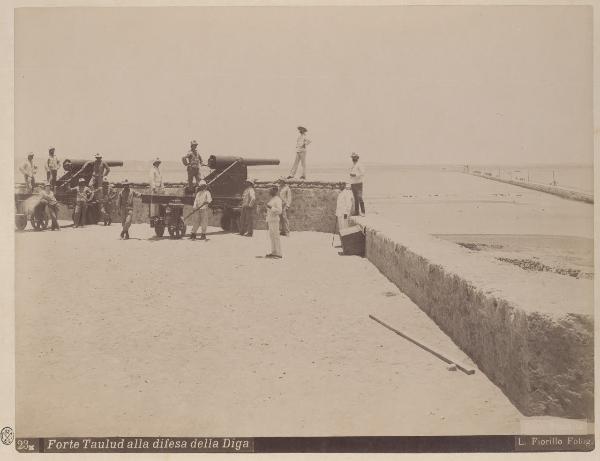 Eritrea - Isola di Taulud - Forte militare - Bastione - Cannone - Soldati