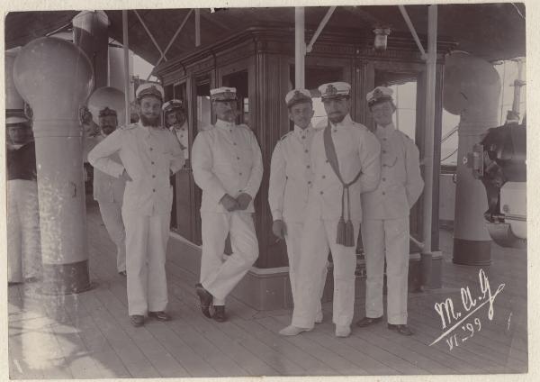 Ritratto di gruppo - Ufficiali di marina sul ponte di una nave - Alta uniforme