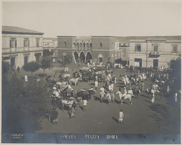 Eritrea - Asmara - Piazza Zerai Derres, già piazza Roma - Edificio pubblico - Banca d'Italia