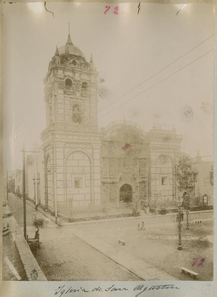 Perù - Lima - Chiesa di san Augustin - Esterno - Facciata - Campanile