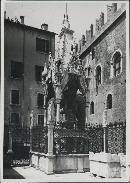 Monumento funebre - Arca di Mastino II della Scala - Verona