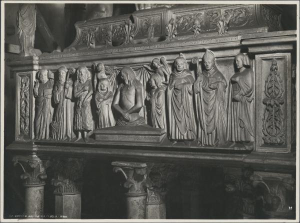 Rilievo - Pietà - Bonino da Campione (aiuto) - Milano - Castello Sforzesco - Museo di Arte Antica - Monumento funebre di Bernabò Visconti