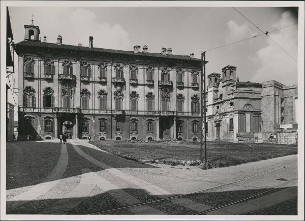 Pavia - Palazzo Municipale già Mezzabarba - Facciata