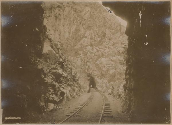 Perù - Infernillo dintorni - Ferrovia - Tunnel